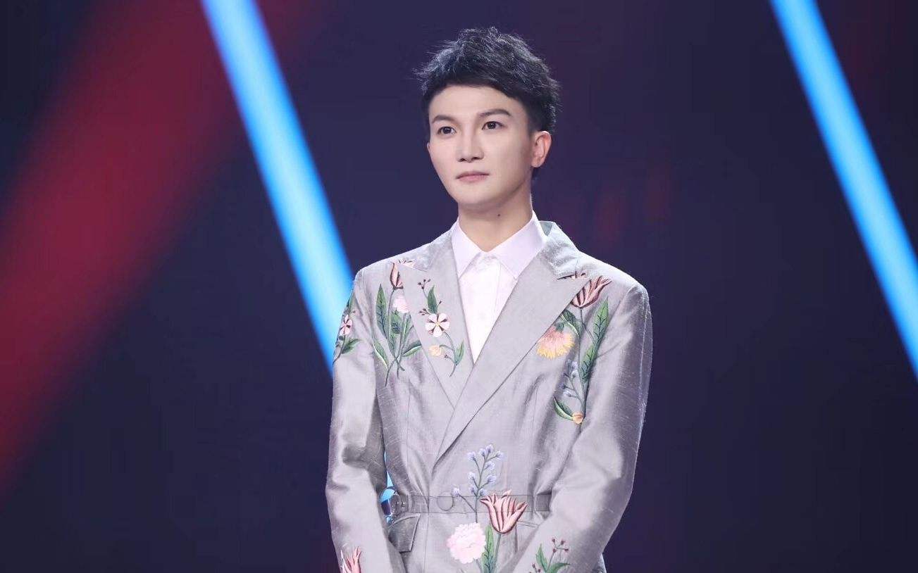 周深是男是女 周深个人资料